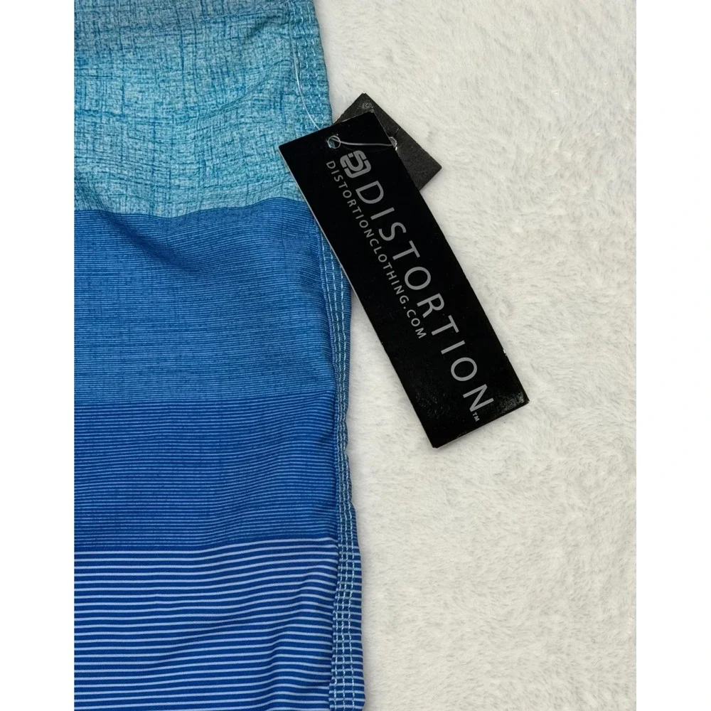 Distortion Blue White Board Shorts NWT Men's Large UV Protection